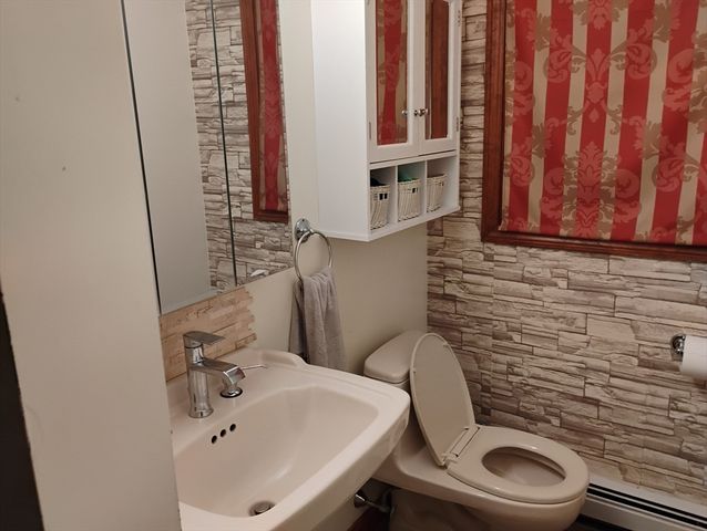 9 Packard Rd, Milford, MA 01757