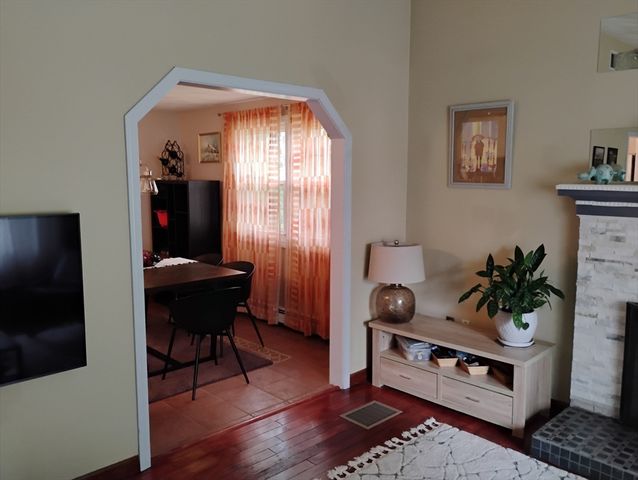 9 Packard Rd, Milford, MA 01757