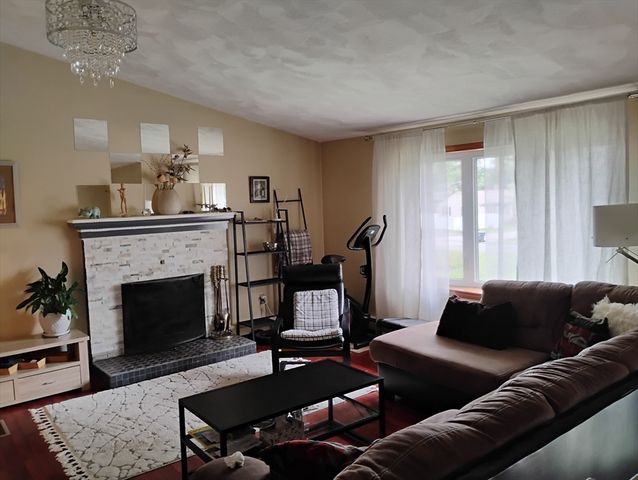 9 Packard Rd, Milford, MA 01757