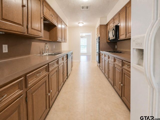 3720-3722 Colony Park Dr, Tyler, TX 75703