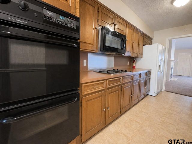 3720-3722 Colony Park Dr, Tyler, TX 75703