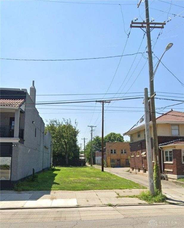 1802 E 3rd Street, Dayton, OH 45403