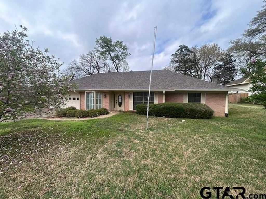 1608 Yosemite Dr, Tyler, TX 75703
