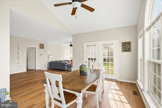 102 SUNDANCE LN, Kearneysville, WV 25430