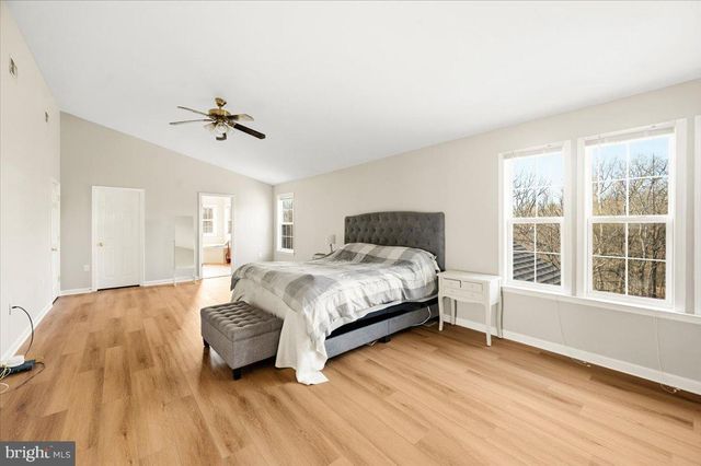 102 SUNDANCE LN, Kearneysville, WV 25430