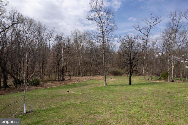 102 SUNDANCE LN, Kearneysville, WV 25430