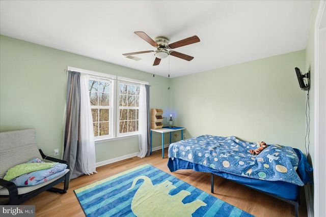 102 SUNDANCE LN, Kearneysville, WV 25430