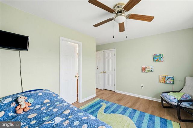 102 SUNDANCE LN, Kearneysville, WV 25430