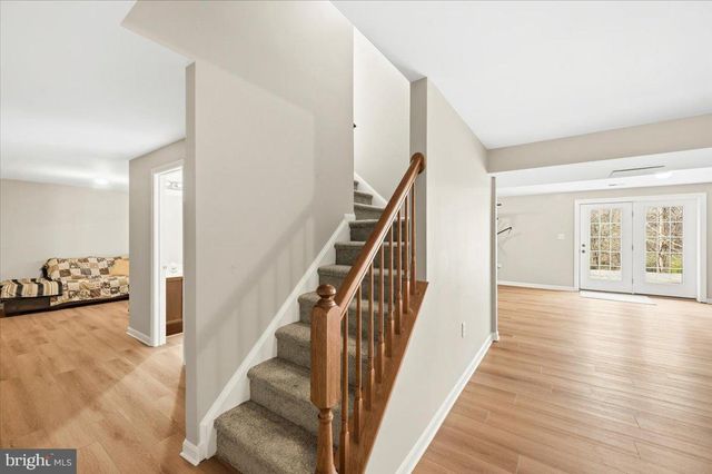 102 SUNDANCE LN, Kearneysville, WV 25430