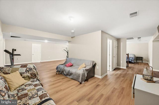 102 SUNDANCE LN, Kearneysville, WV 25430