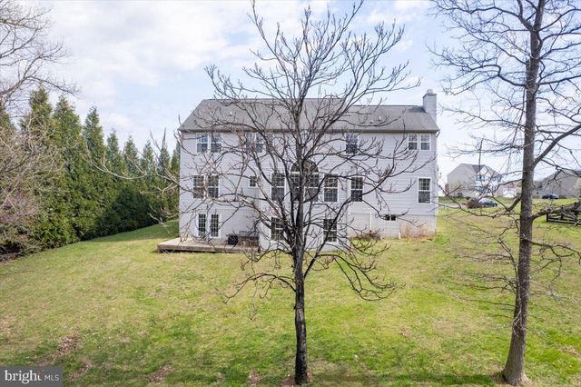 102 SUNDANCE LN, Kearneysville, WV 25430
