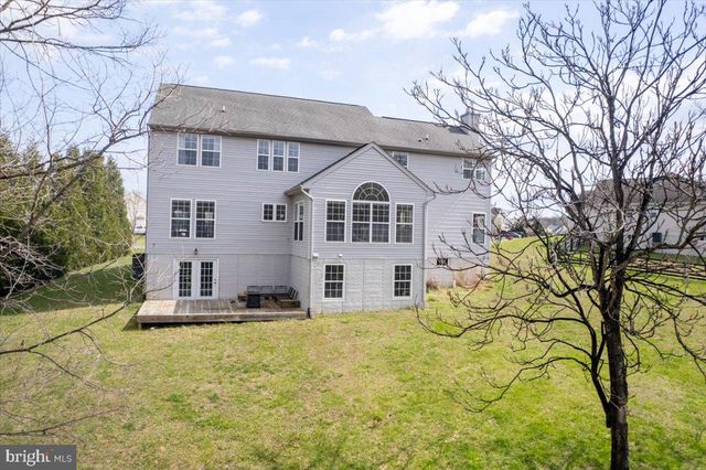 102 SUNDANCE LN, Kearneysville, WV 25430