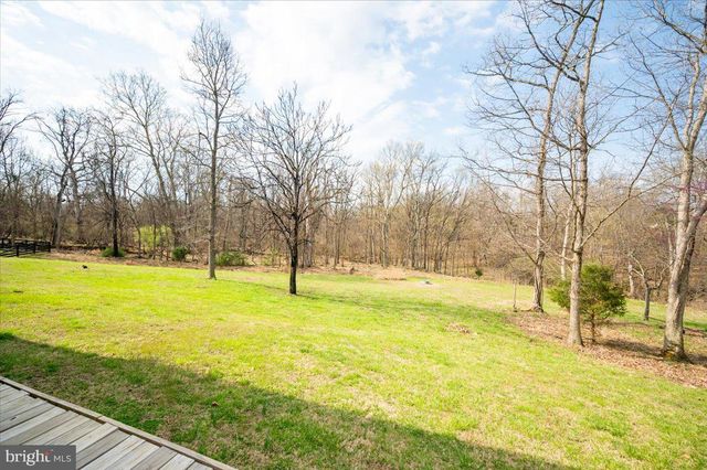 102 SUNDANCE LN, Kearneysville, WV 25430
