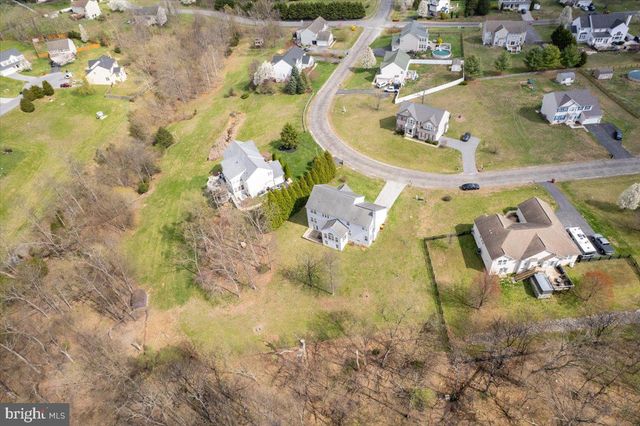 102 SUNDANCE LN, Kearneysville, WV 25430