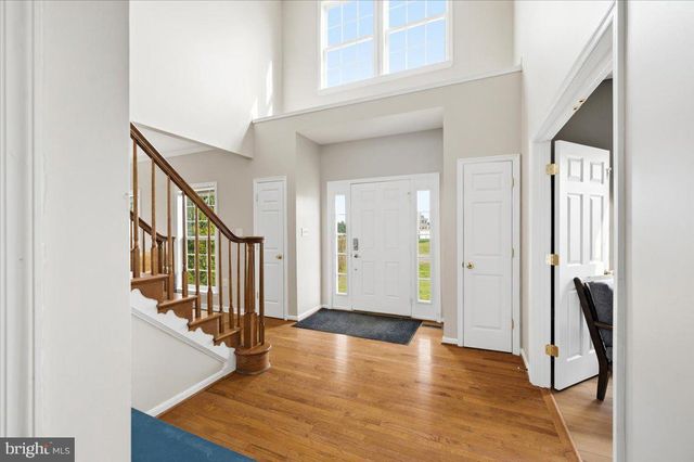 102 SUNDANCE LN, Kearneysville, WV 25430