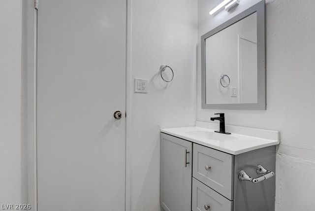 5396 Swenson Street 30, Las Vegas, NV 89119