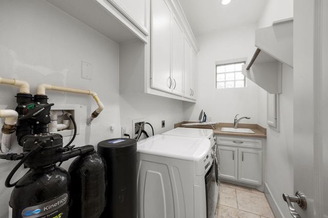 1210 Parkerhaven Court, Houston, TX 77008