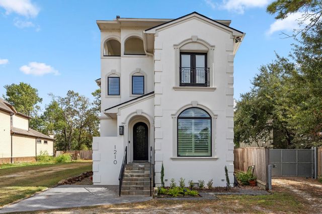 1210 Parkerhaven Court, Houston, TX 77008