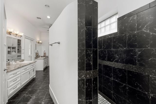 1210 Parkerhaven Court, Houston, TX 77008