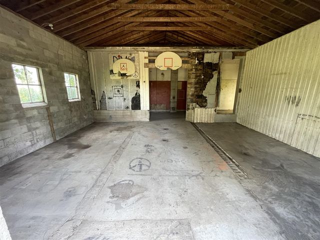 2732 S Osborn Avenue, Fremont, MI 49412