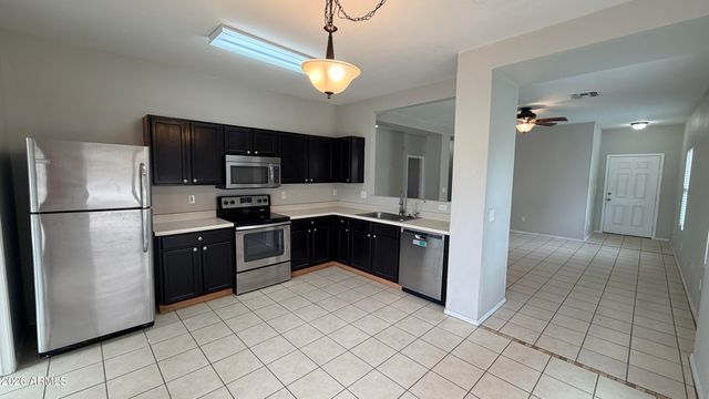 689 E SPRINGFIELD Place, Chandler, AZ 85286