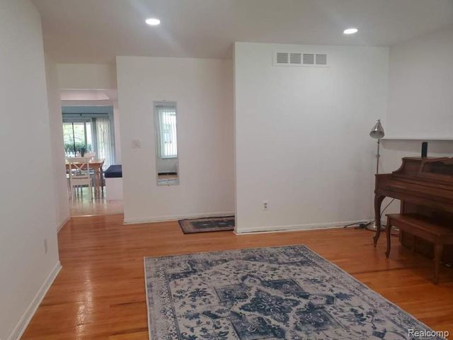 37515 Agar Drive, Sterling Heights, MI 48310