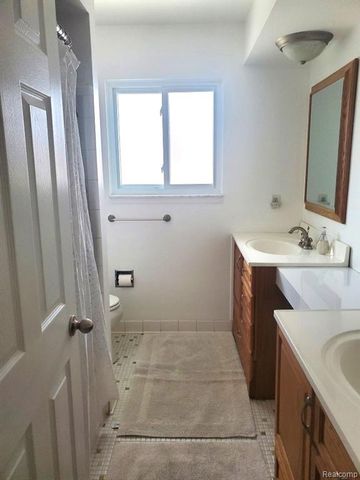 37515 Agar Drive, Sterling Heights, MI 48310