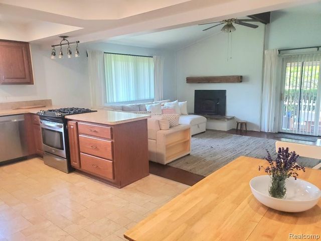 37515 Agar Drive, Sterling Heights, MI 48310