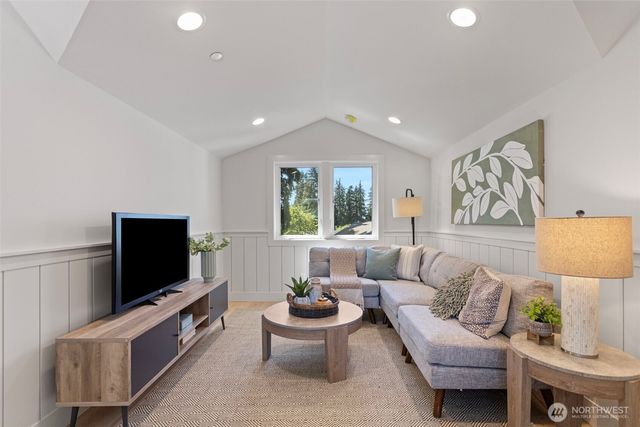 9307 132nd Avenue NE, Kirkland, WA 98033