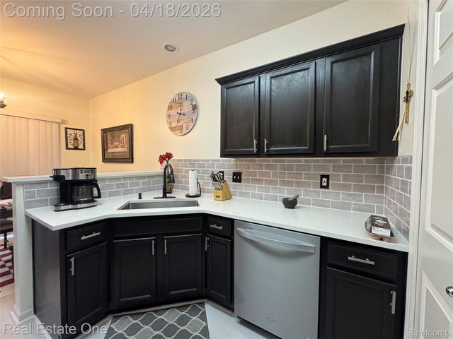 515 Dockside Circle 28, Holly Township, MI 48442