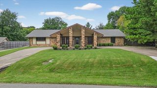 7906 S New Haven Avenue, Tulsa, OK 74136