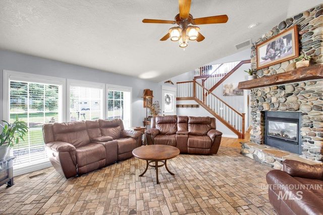 12195 S Hawk Haven Ave, Kuna, ID 83634