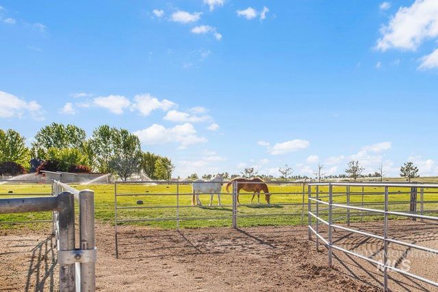 12195 S Hawk Haven Ave, Kuna, ID 83634