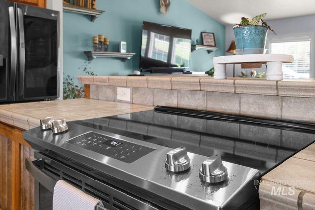 12195 S Hawk Haven Ave, Kuna, ID 83634