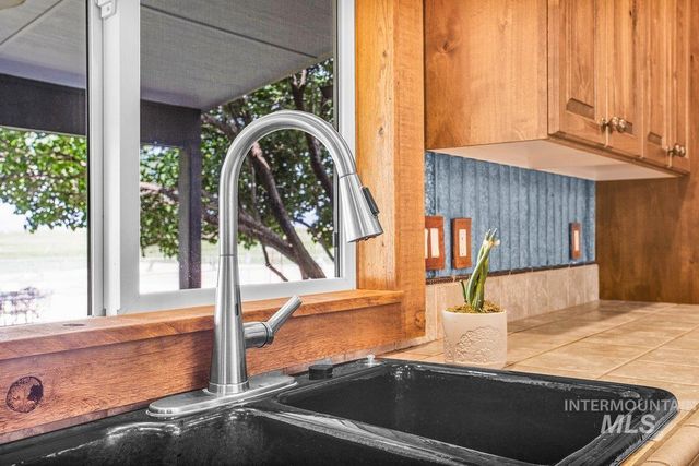 12195 S Hawk Haven Ave, Kuna, ID 83634