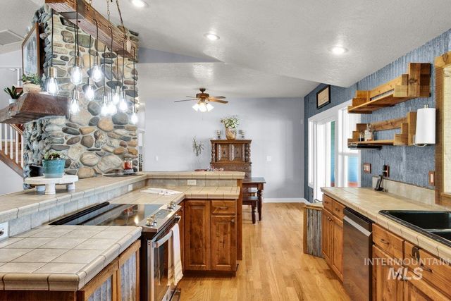 12195 S Hawk Haven Ave, Kuna, ID 83634