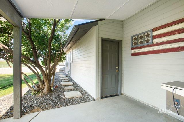 12195 S Hawk Haven Ave, Kuna, ID 83634