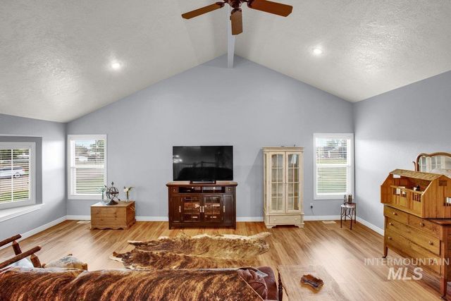 12195 S Hawk Haven Ave, Kuna, ID 83634