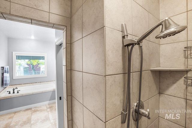 12195 S Hawk Haven Ave, Kuna, ID 83634