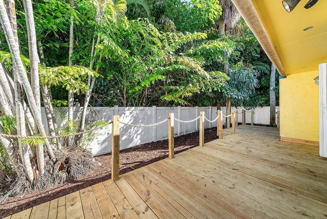 111 SE 7th Avenue A,B,C,D, Delray Beach, FL 33483