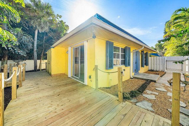 111 SE 7th Avenue A,B,C,D, Delray Beach, FL 33483