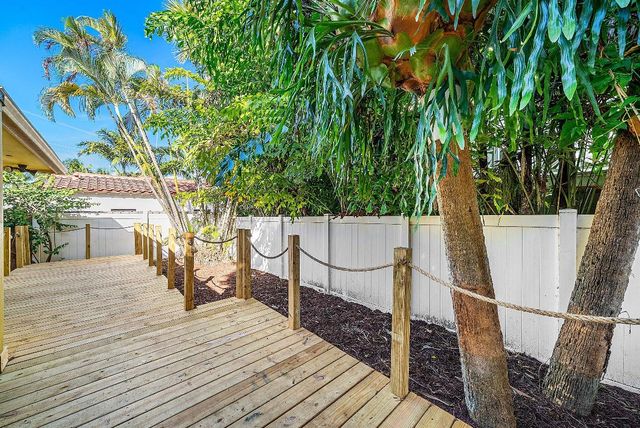 111 SE 7th Avenue A,B,C,D, Delray Beach, FL 33483