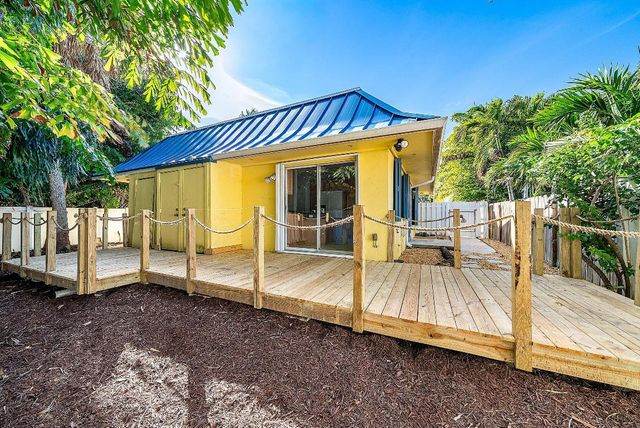 111 SE 7th Avenue A,B,C,D, Delray Beach, FL 33483