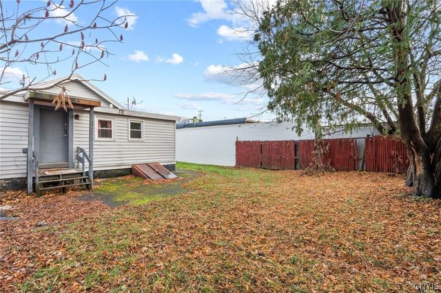 1522 Valley Drive, Syracuse, NY 13207