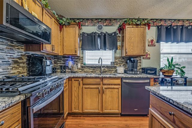 1717 Berkeley Drive, Glenn Heights, TX 75154