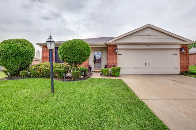 1717 Berkeley Drive, Glenn Heights, TX 75154