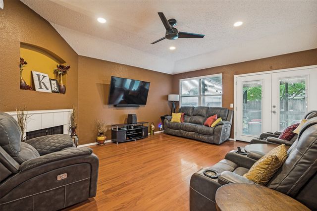 1717 Berkeley Drive, Glenn Heights, TX 75154