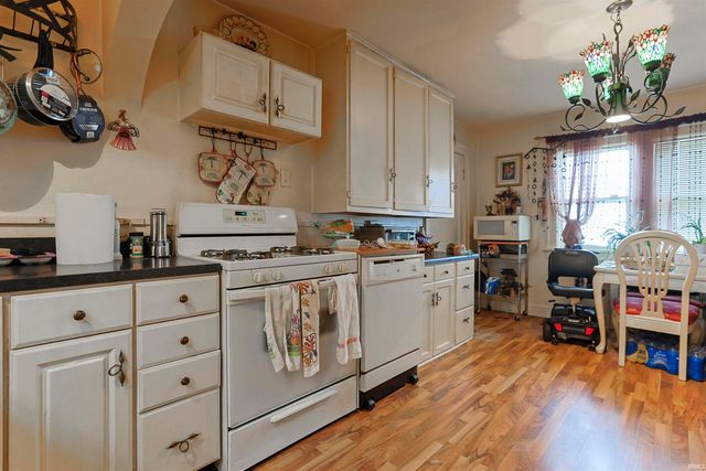 415 Lincoln Way, South Bend, IN 46601