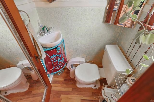 415 Lincoln Way, South Bend, IN 46601