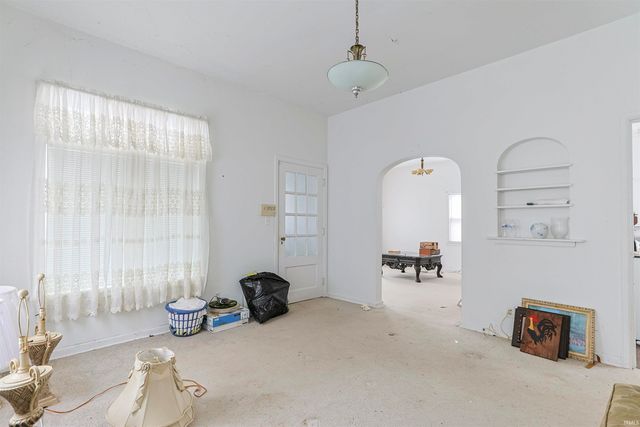 415 Lincoln Way, South Bend, IN 46601